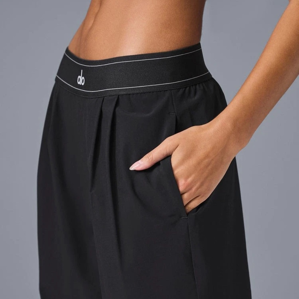 ALO Yoga Women's Black suit up trouser - Picture 3 of 7
